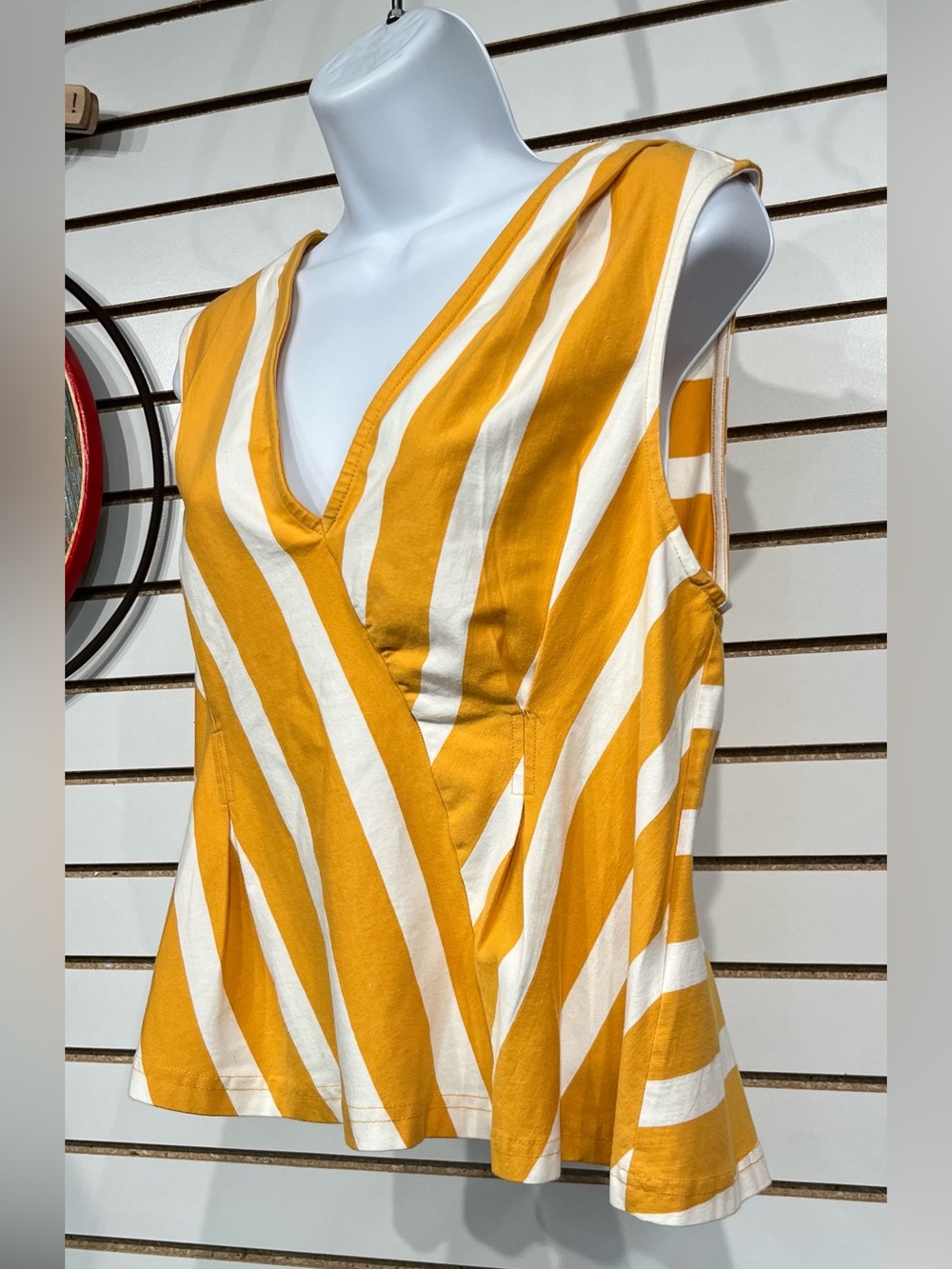 Anthropologie Maeve sleeveless v-neck top size medium - Picture 4 of 9